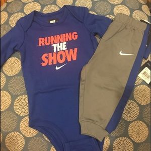NWT Nike 2 Piece infant set